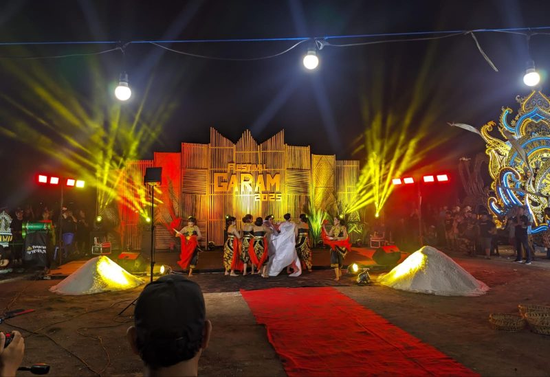 Di tengah kemeriahan Festival Garam, terpatri doa agar kejayaan garam Madura kembali bersinar, dari petani hingga pemangku kebijakan